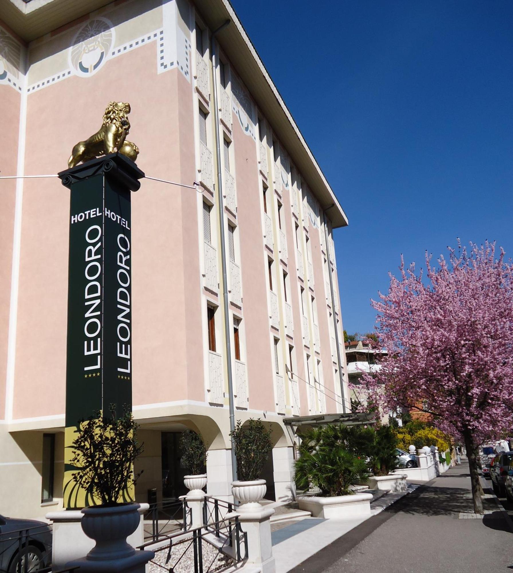 Hotel Leon D'Oro Роверето Екстер'єр фото