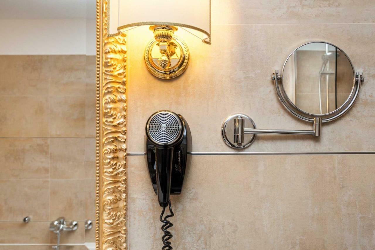 Hotel Leon D'Oro Роверето Екстер'єр фото