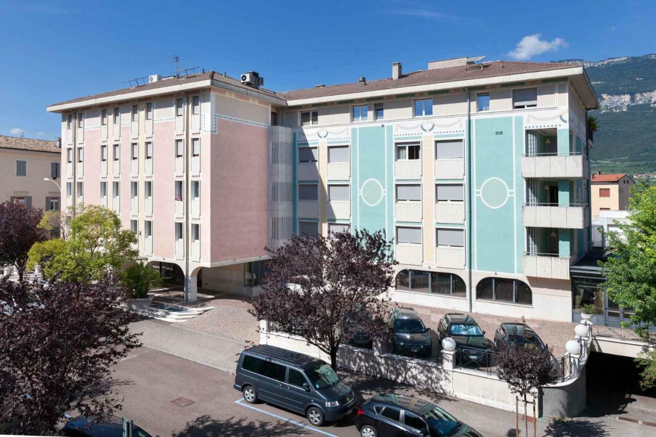 Hotel Leon D'Oro Роверето Екстер'єр фото